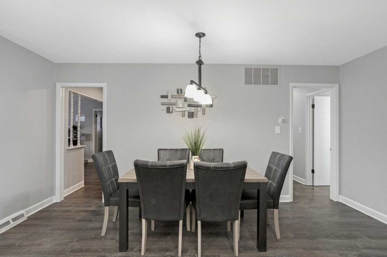 570 E Higgins Rd #1301333P - Photo 4 of 23