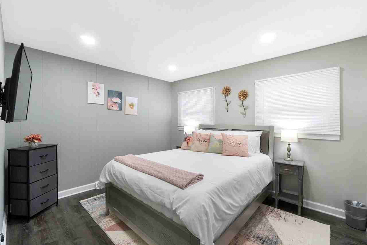 570 E Higgins Rd #1301333P - Photo 7 of 23