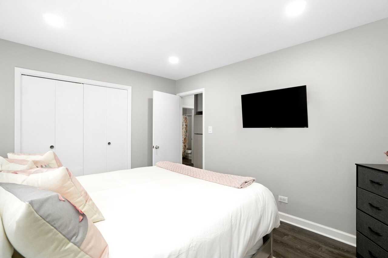 570 E Higgins Rd #1301333P - Photo 4 of 23