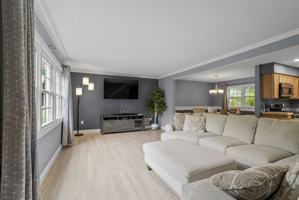 featured image of 2 Meadow Lane