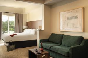 featured image of 7371 Universal Boulevard