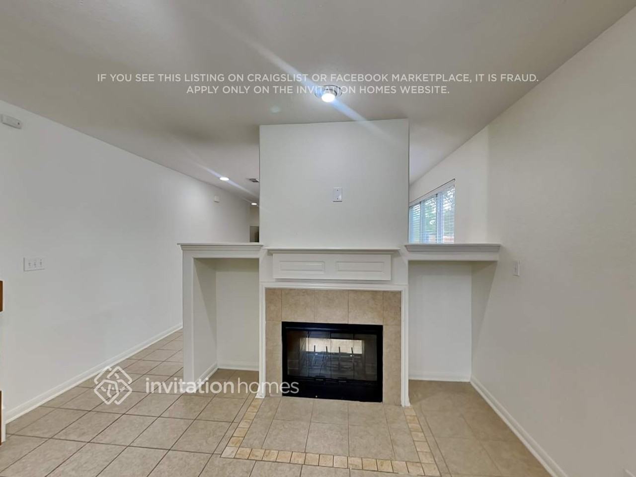 17247 Marquette Point Ln - Photo 5 of 25