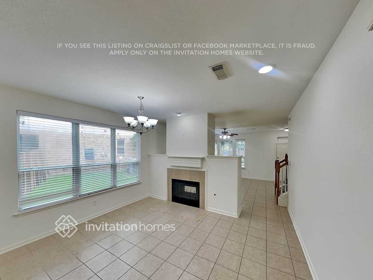 17247 Marquette Point Ln - Photo 7 of 25