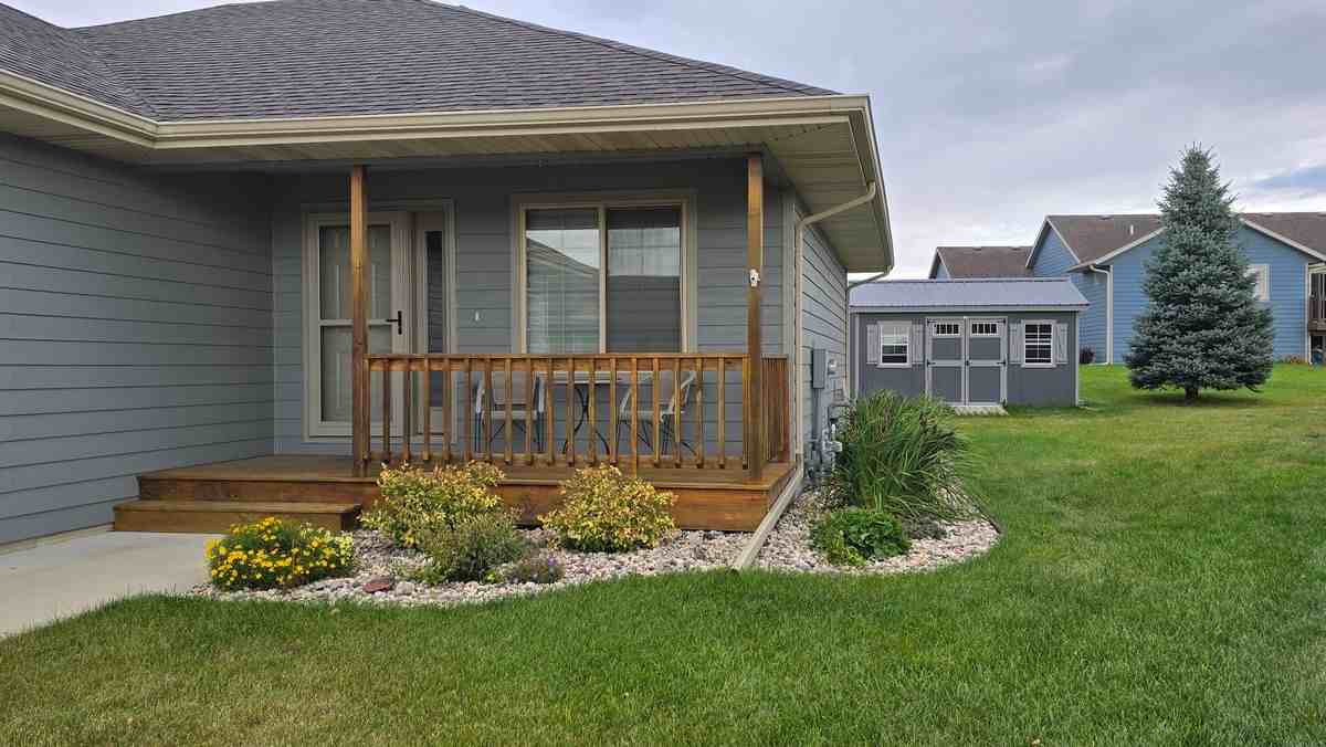 3701 Keokuk Ave - Photo 2 of 12