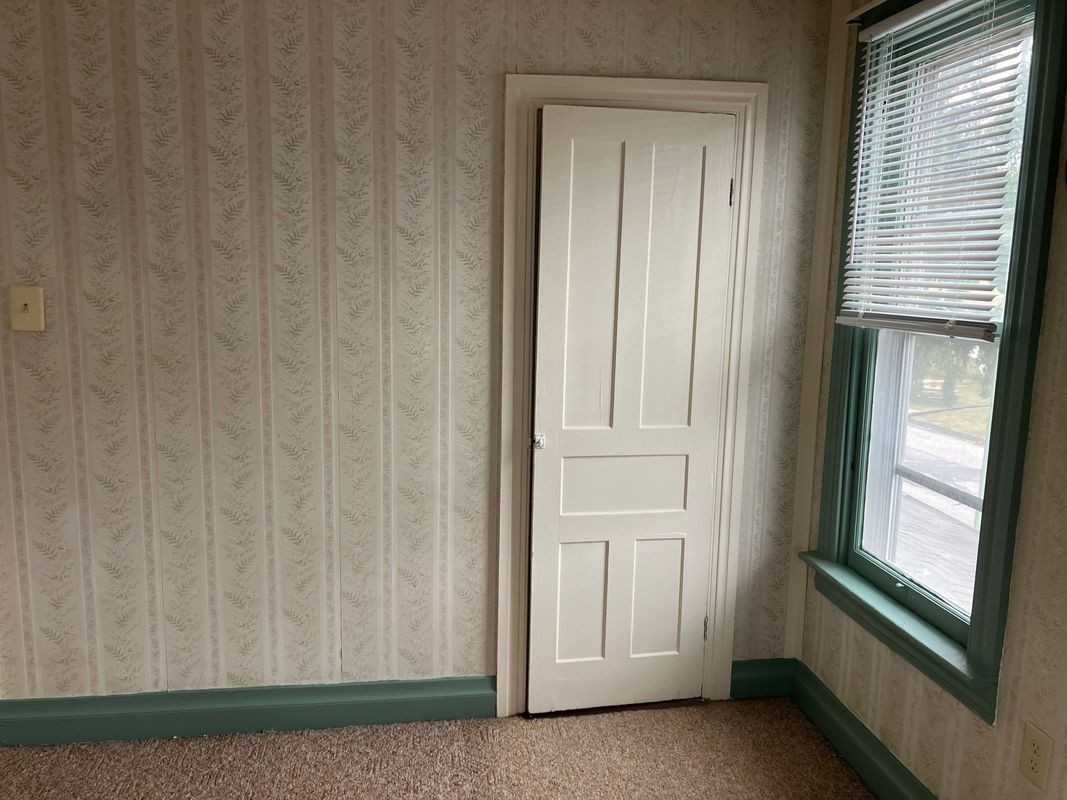 387 Maple Ave - Photo 3 of 7