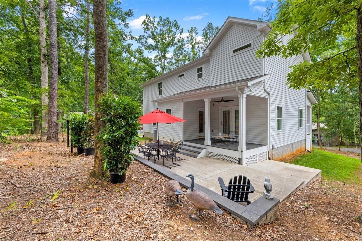 219 Mt Pleasant Dr - Photo 2 of 10