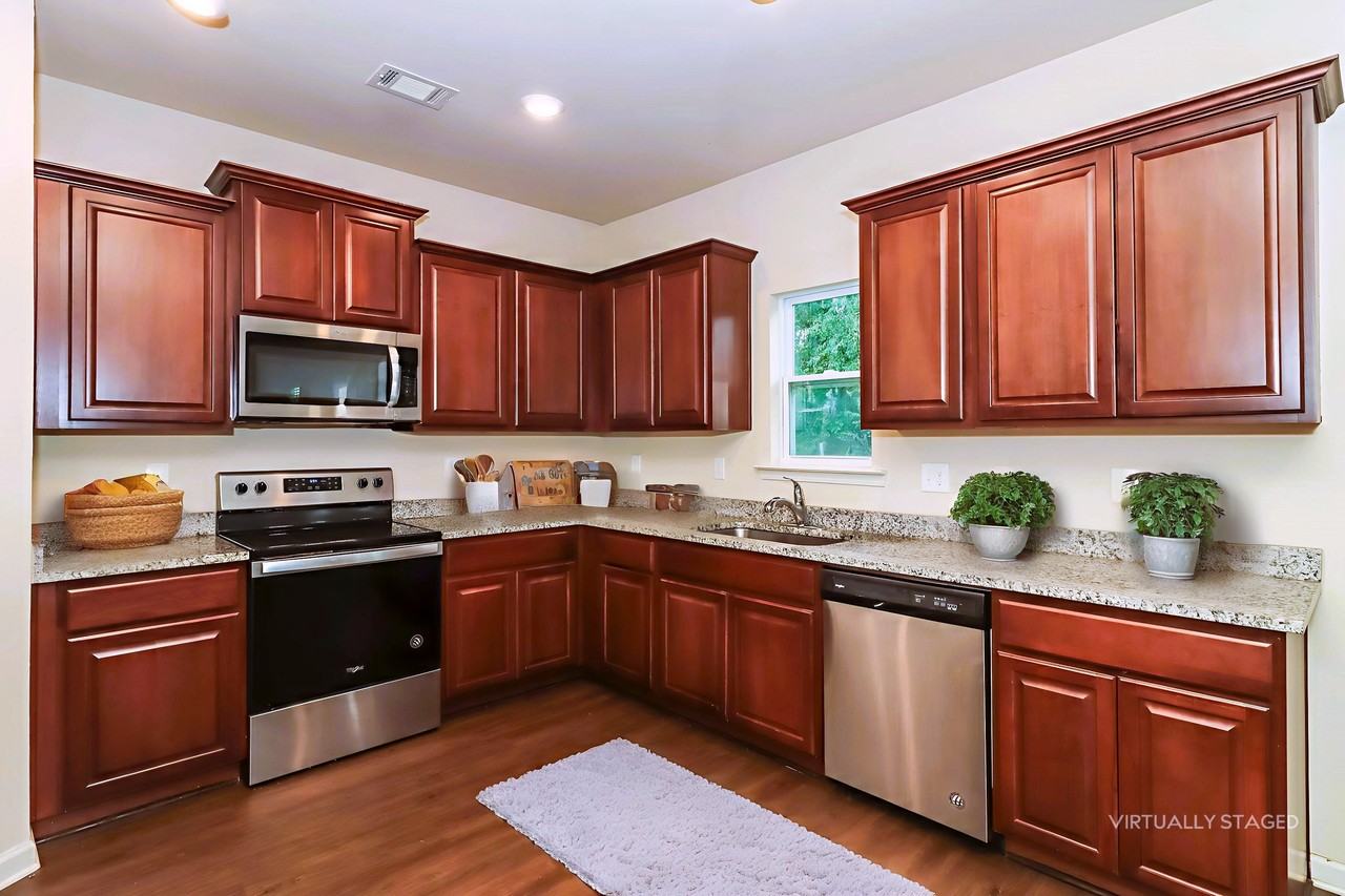 134 Innis Brook Cir - Photo 3 of 27