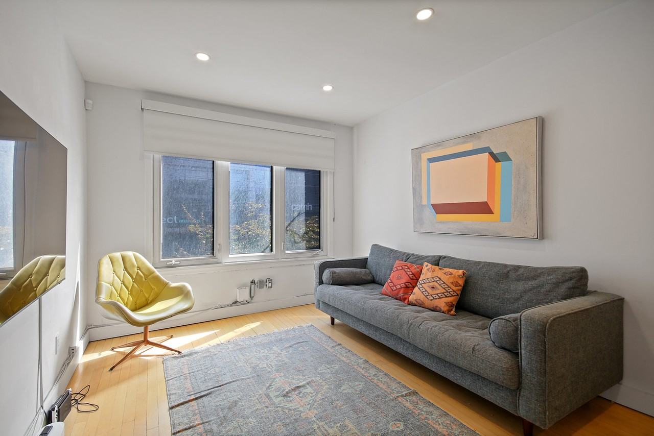 1048 Queen Street West - Photo 2 of 16