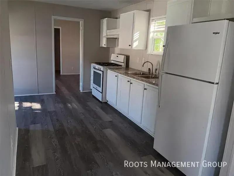 49 Oak St #49 - Photo 3 of 10