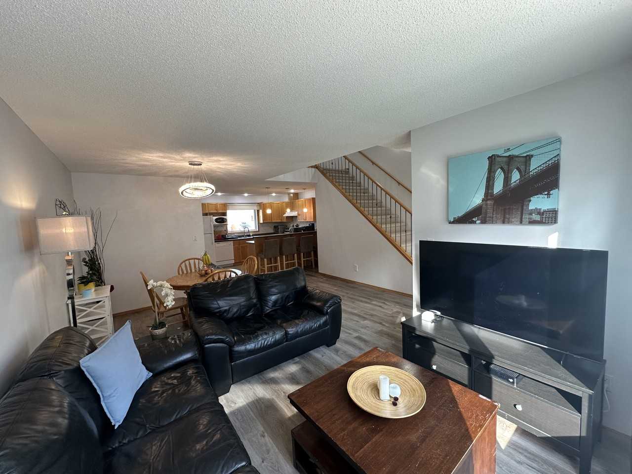 44-1010 Wilkes Avenue - Photo 3 of 31