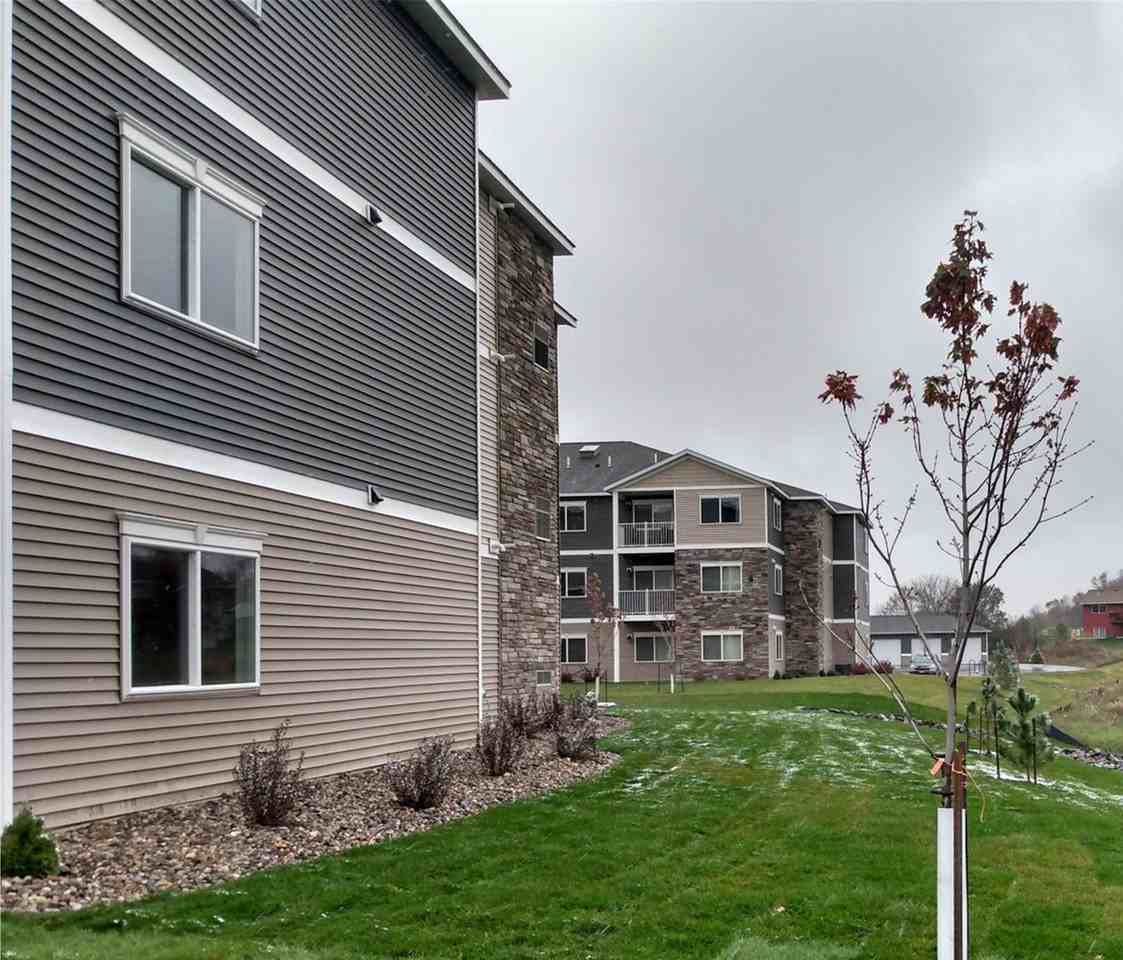 The Oaks on 20th Bldg 2 - Photo 3 of 24