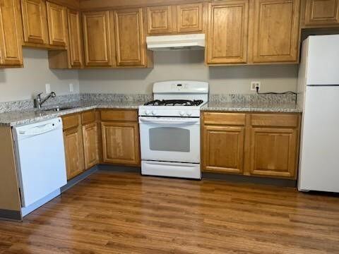 Kings Lynne Apts - Photo 2 of 50