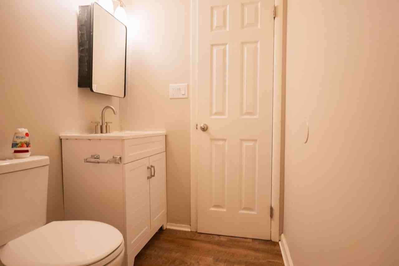 733 E Wilbeth - Photo 3 of 10