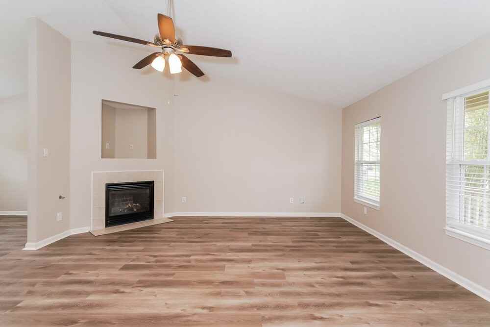 4294 Blue Spruce Ct - Photo 4 of 17