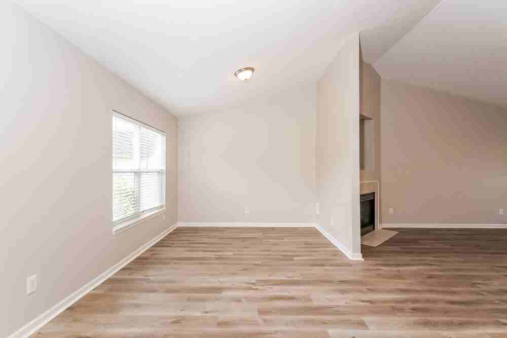 4294 Blue Spruce Ct - Photo 5 of 17