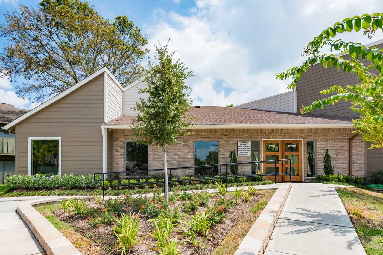 The Landing at Westchase - Photo 7 of 17