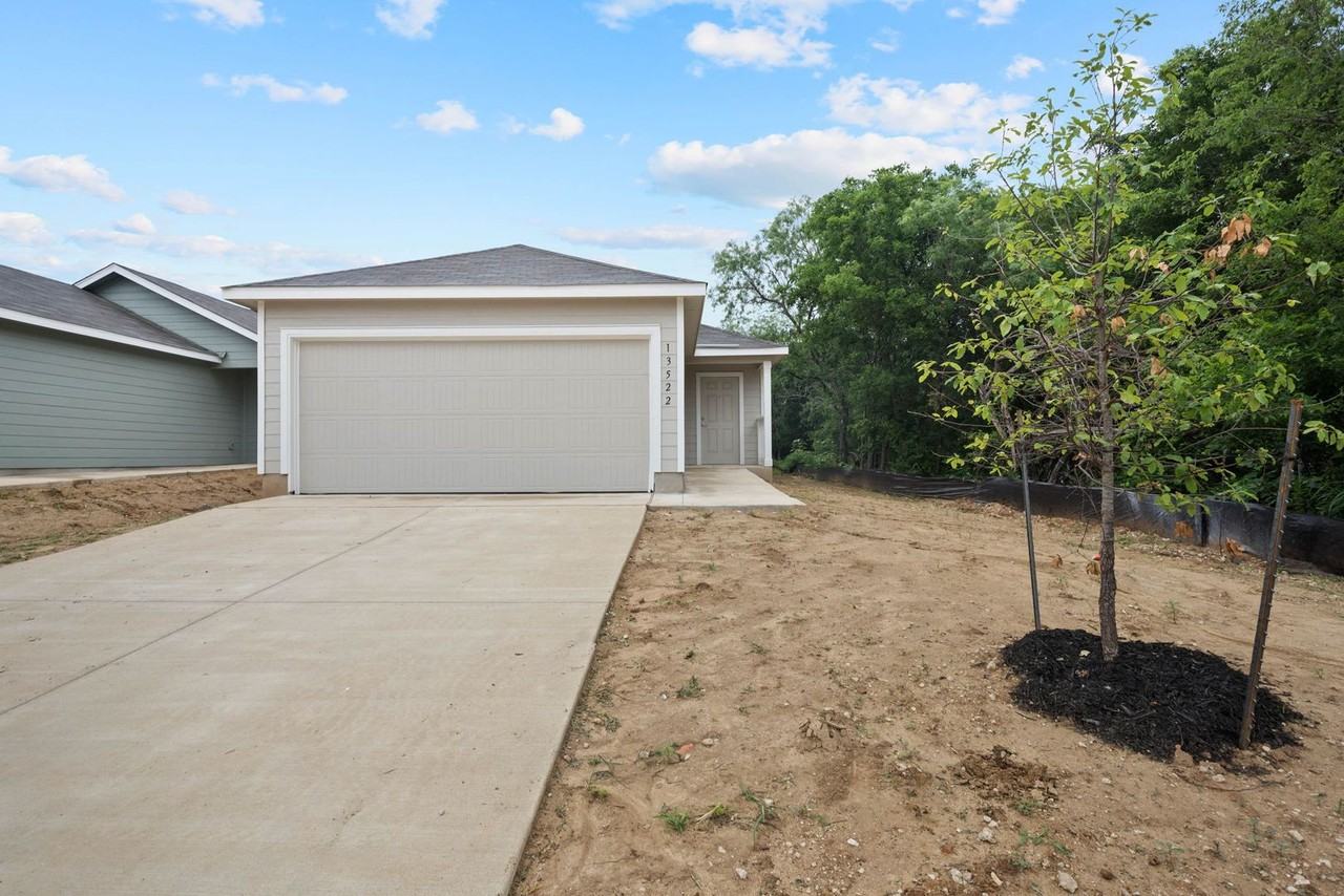 13522 Verplank Bend - Photo 3 of 28