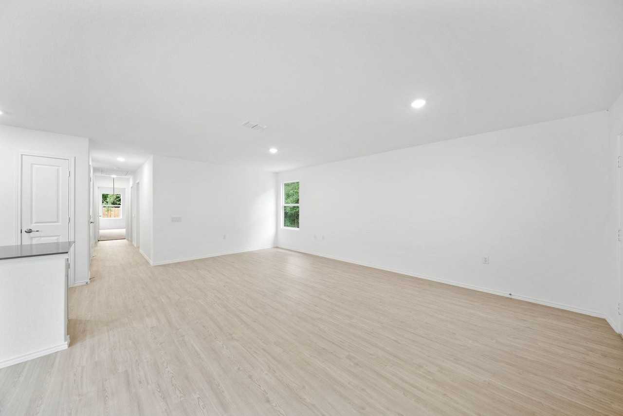 13522 Verplank Bend - Photo 7 of 28