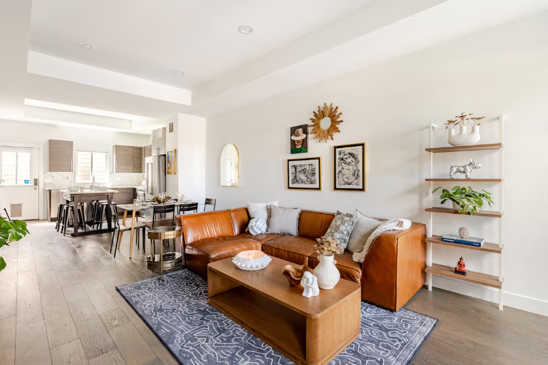 2824 West Parkside Place - Photo 3 of 50