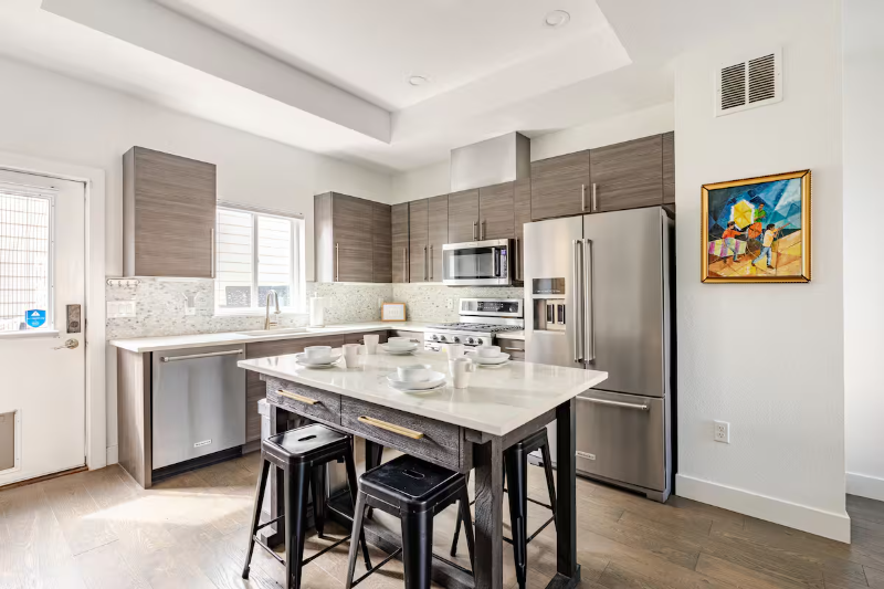 2824 West Parkside Place - Photo 7 of 50