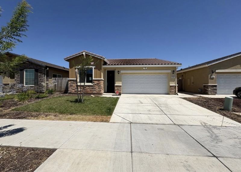 741 Suzanne Dr - Photo 3 of 16