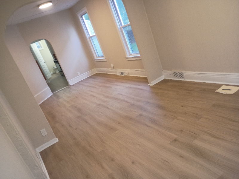 137 Lockwood Ave - Photo 4 of 10