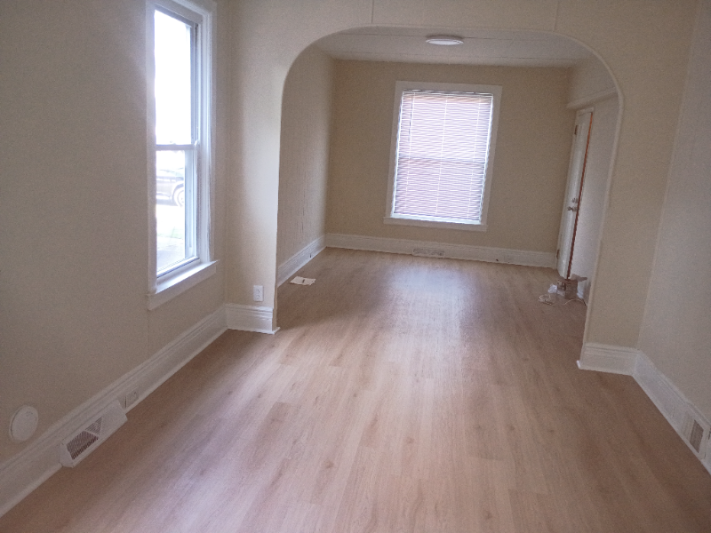 137 Lockwood Ave - Photo 5 of 10