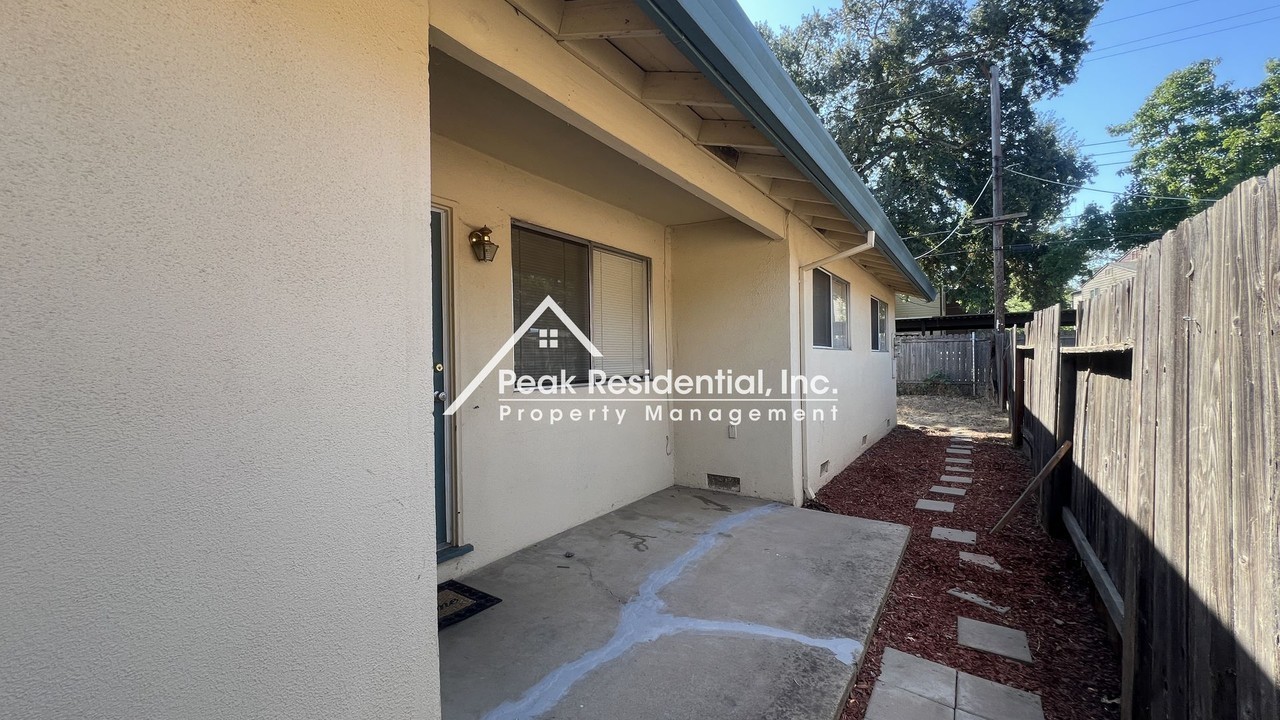 6319 San Benito Way - Photo 3 of 23