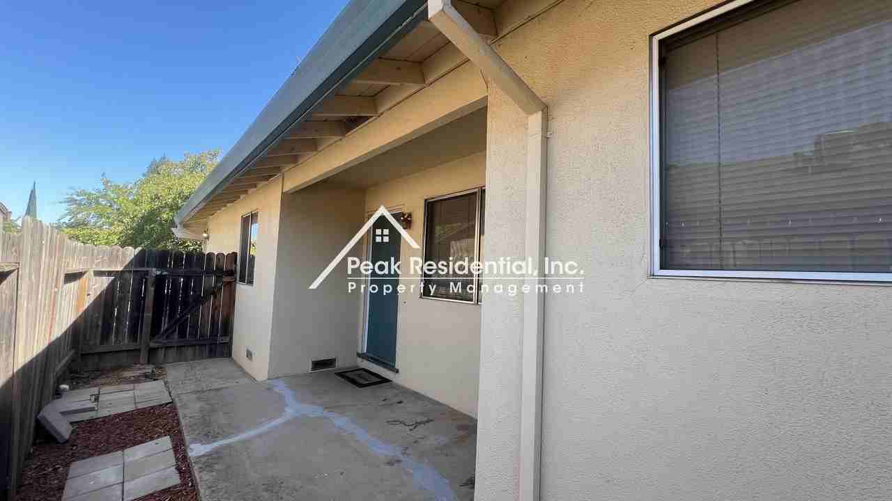 6319 San Benito Way - Photo 4 of 23