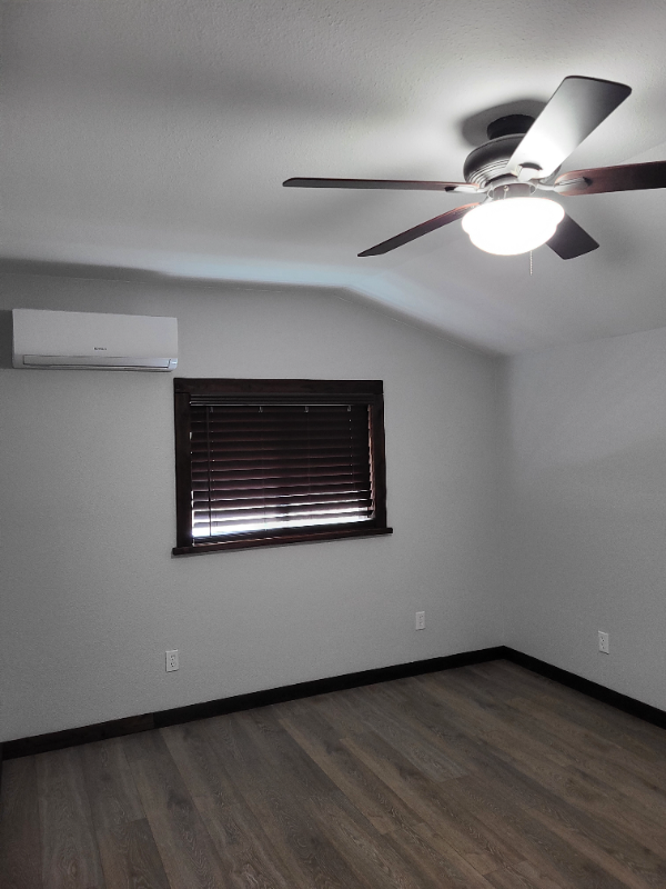 1856 Canyonville Riddle Rd - Photo 3 of 14