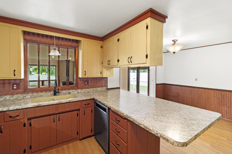 1614 Dawn St - Photo 3 of 19