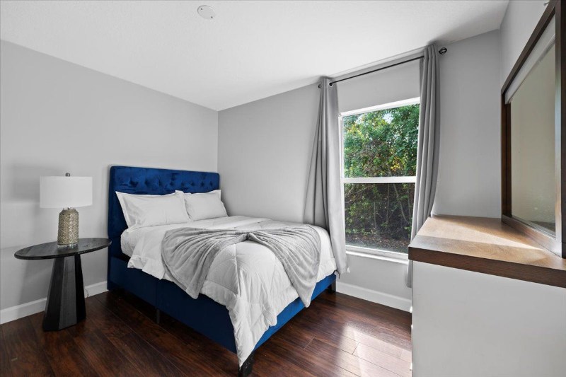 7975 103rd Ct - Photo 4 of 20