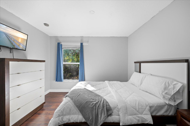 7975 103rd Ct - Photo 5 of 20