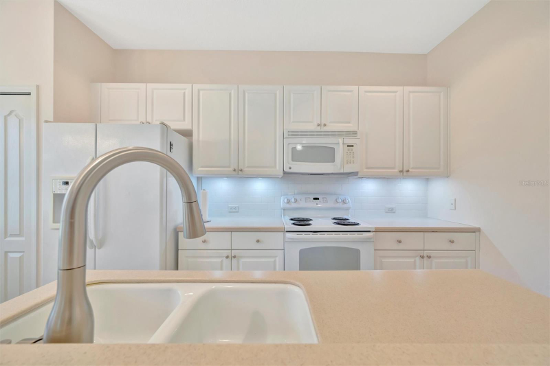 1306 Morning Sky Glen - Photo 7 of 20