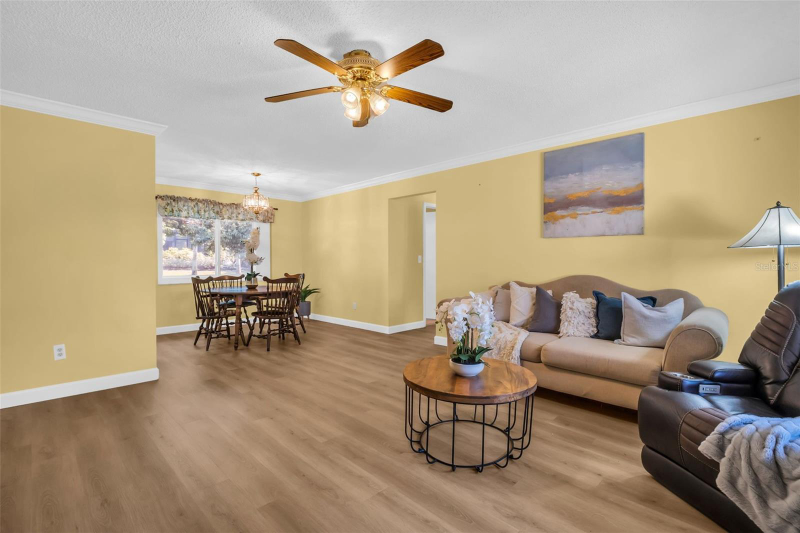 2967 Macalpin Dr N - Photo 3 of 20