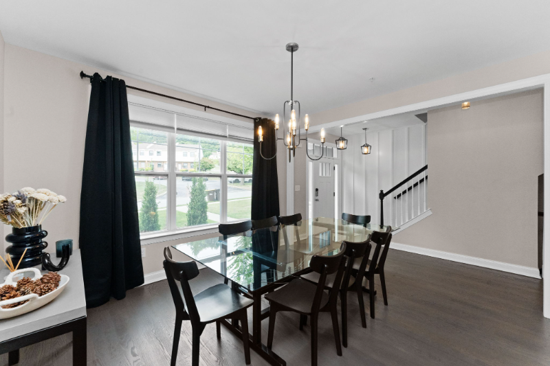 516 Coates Ln - Photo 3 of 20