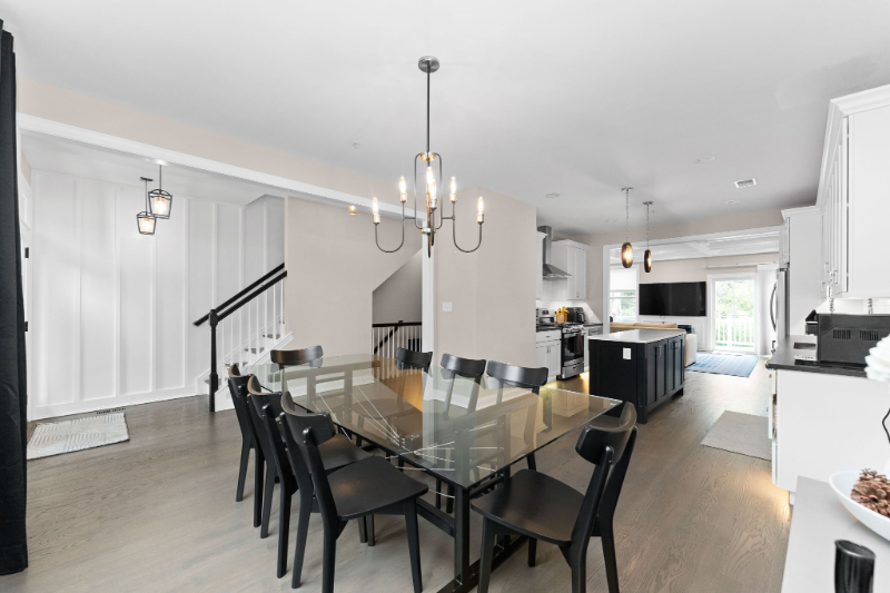 516 Coates Ln - Photo 4 of 20