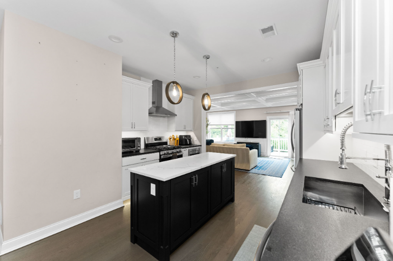 516 Coates Ln - Photo 6 of 20