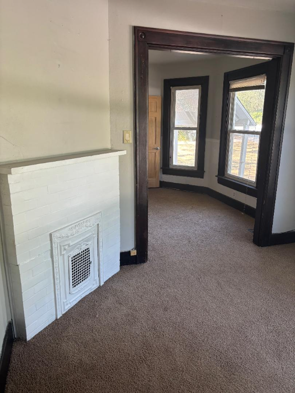 1603 Riverside Dr - Photo 2 of 11