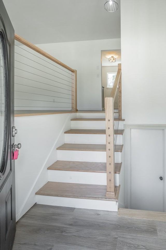 1364 Meadowood Dr - Photo 5 of 36