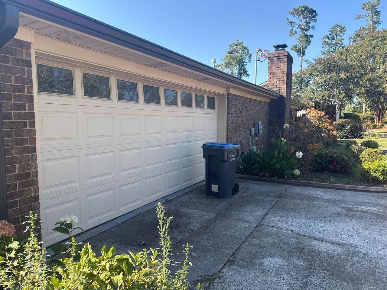 1305 Dominica Dr - Photo 2 of 16