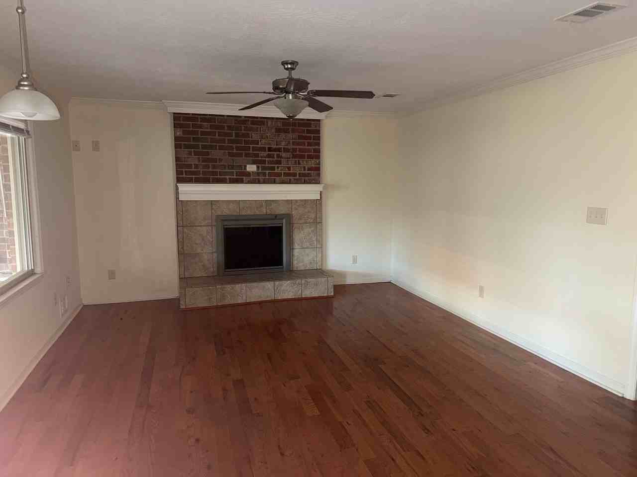 1305 Dominica Dr - Photo 4 of 16