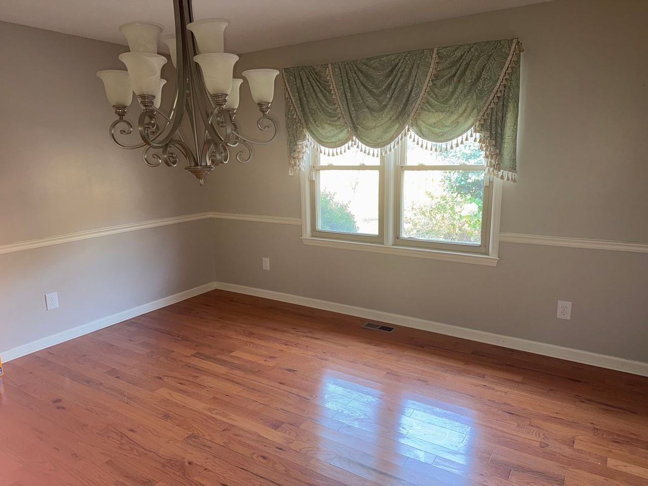 1305 Dominica Dr - Photo 6 of 16