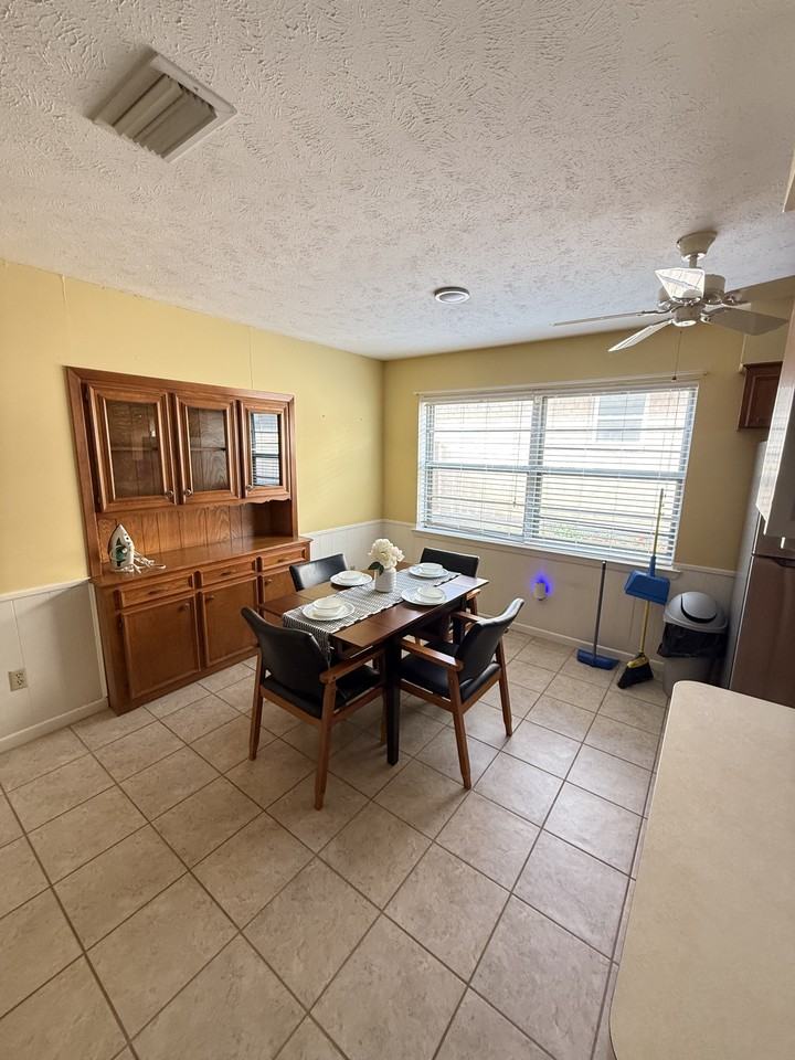 2420 Pinehurst Lane - Photo 6 of 14