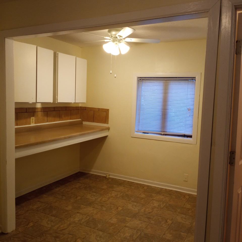 691 Bedford St #A - Photo 2 of 8