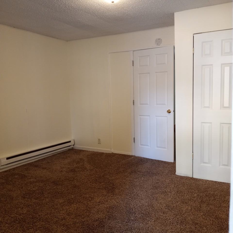 691 Bedford St #A - Photo 3 of 8