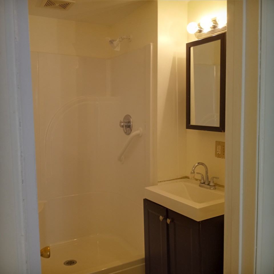 691 Bedford St #A - Photo 7 of 8