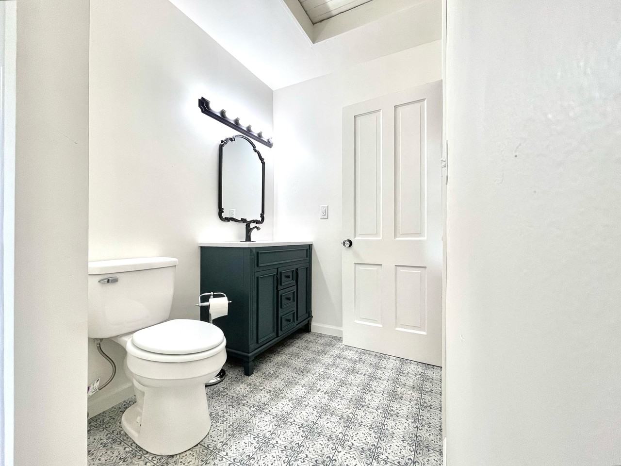 835 Columbia Ave #2 - Photo 7 of 17
