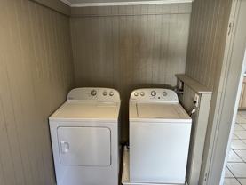 421 Gossett St #NA - Photo 1 of 1