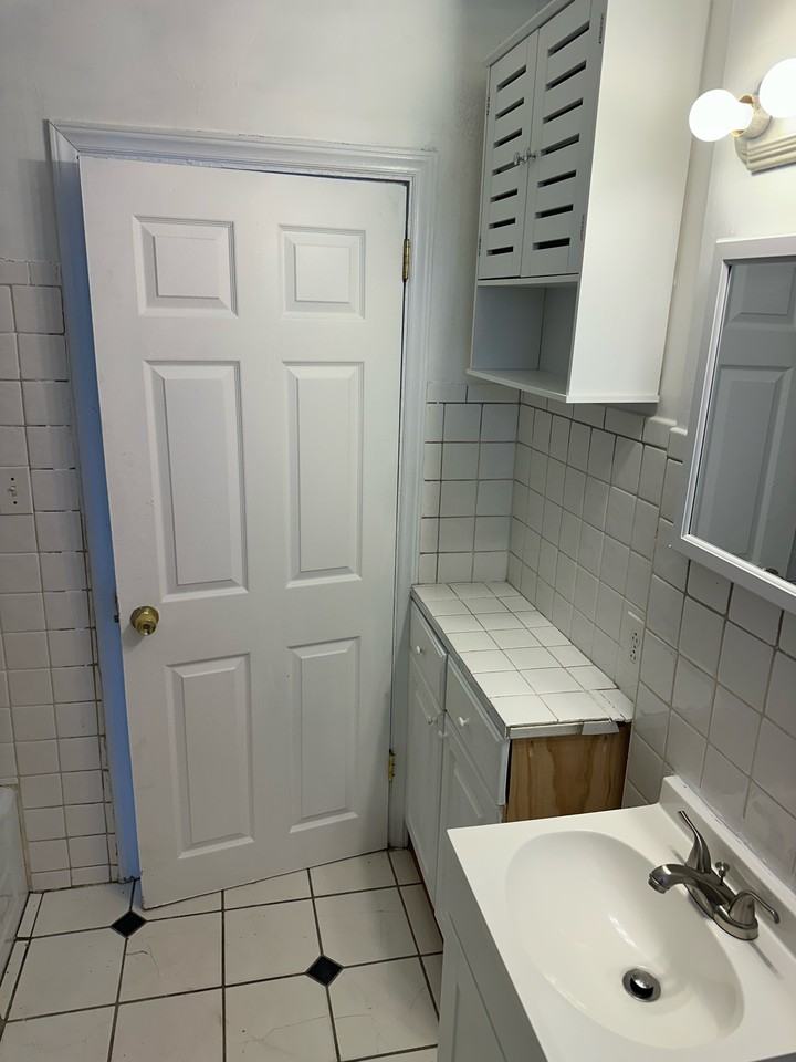 421 Gossett St #NA - Photo 6 of 12